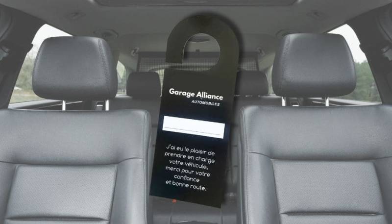 Création et impression d'une cravate/accroche porte pour une concession automobile