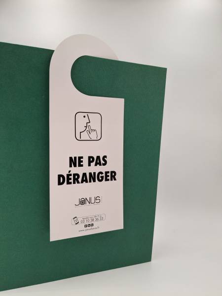 Impression d’accroche-portes pas chers pour une société de formation à Rieux, dans l’Oise – Personnalisation professionnelle