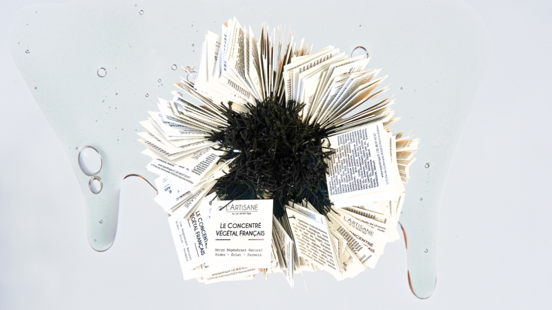 Etiquette à fil pour produit cosmétique, à Chantilly, proche de Paris